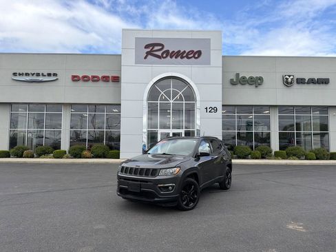 Used 2019 Jeep Compass Latitude AWD/4WD image 1