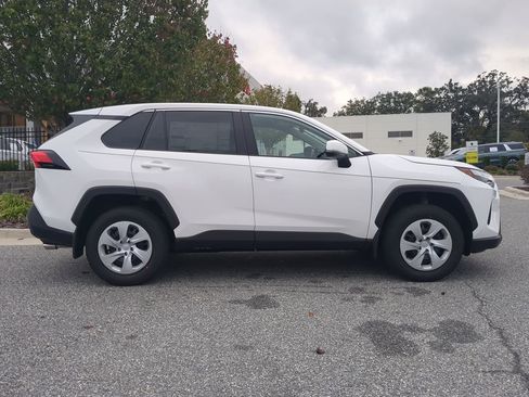Used 2025 Toyota RAV4 LE image 12