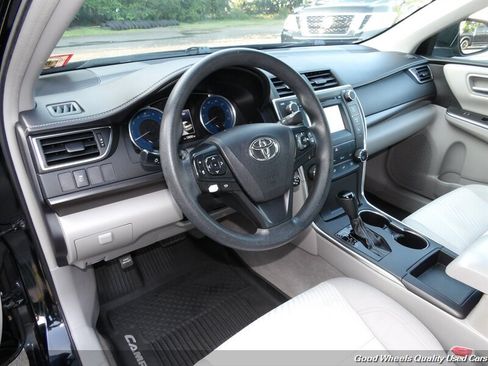 Used 2017 Toyota Camry LE FWD image 11