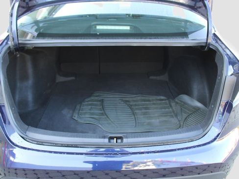 Used 2021 Toyota Corolla LE image 28