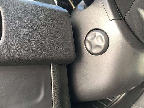 Certified 2025 GMC Yukon XL Denali image 36