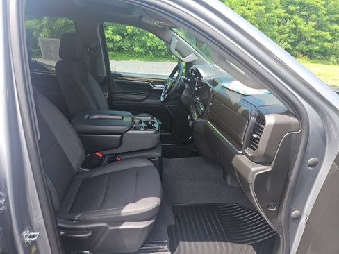 Used 2023 Chevrolet Silverado 1500 LT AWD/4WD image 33