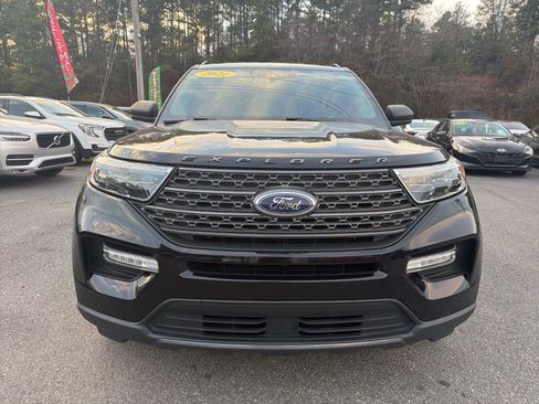 Used 2021 Ford Explorer XLT w/ Equipment Group 202A image 2