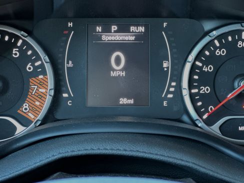 New 2023 Jeep Renegade Latitude w/ Premium Group image 25