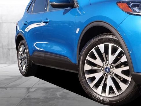 Used 2020 Ford Escape Titanium AWD/4WD image 3