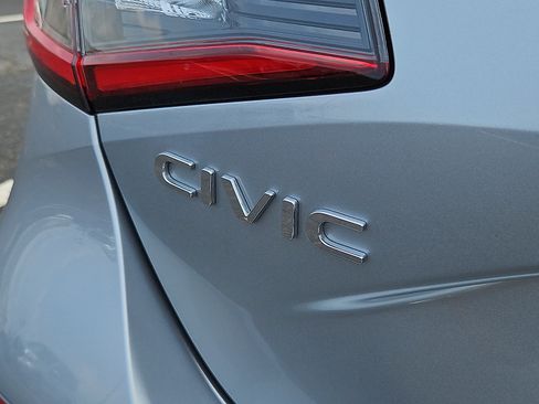 Used 2025 Honda Civic Sport image 29