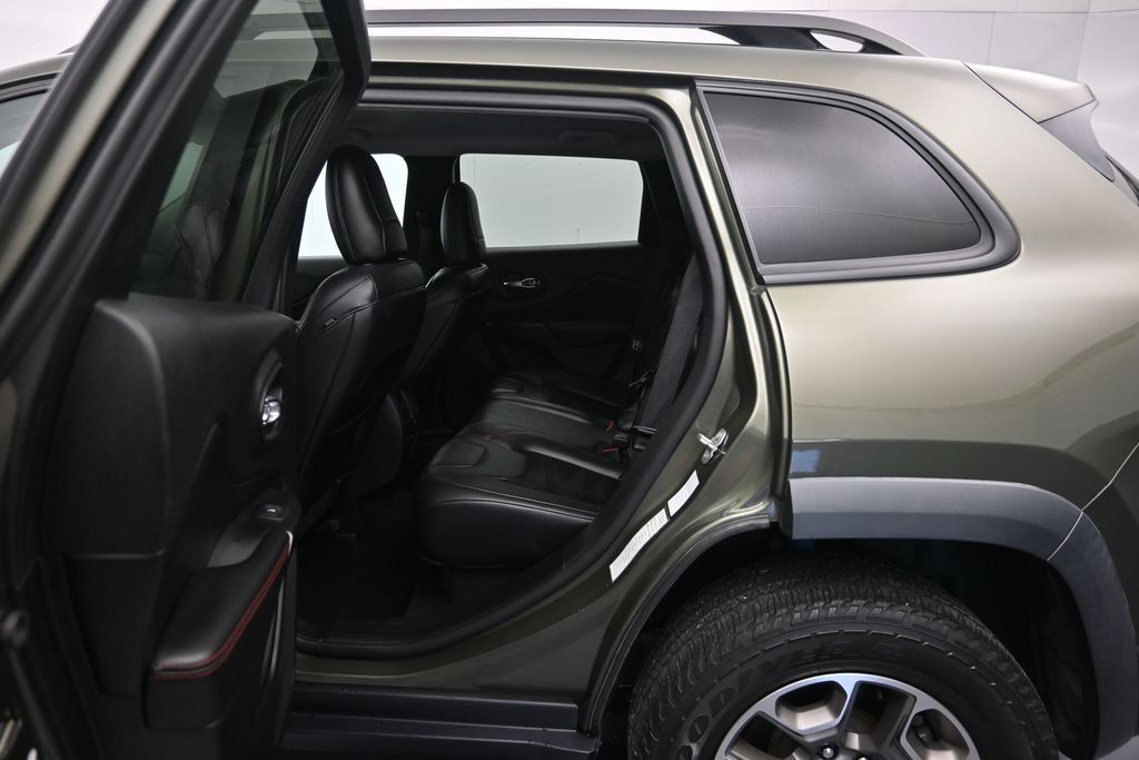 Used 2020 Jeep Cherokee Trailhawk w/ Cold Weather Group AWD/4WD image 22