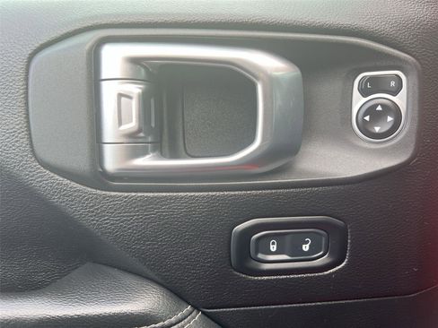 Used 2020 Jeep Gladiator Overland w/ Uconnect 4C Nav & Sound Group image 14