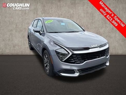 Used 2025 Kia Sportage EX FWD image 8