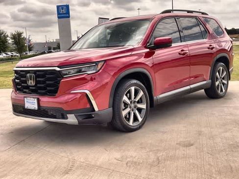 Used 2023 Honda Pilot Touring image 1