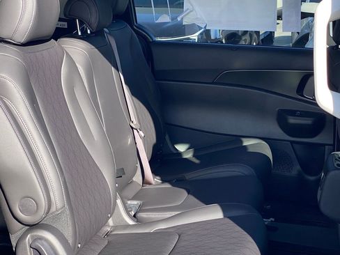New 2026 Kia Carnival SX image 23