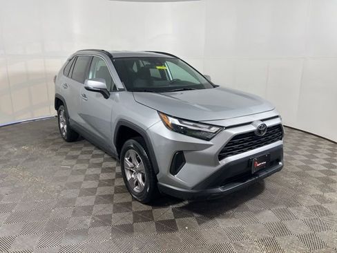 Used 2022 Toyota RAV4 XLE image 1