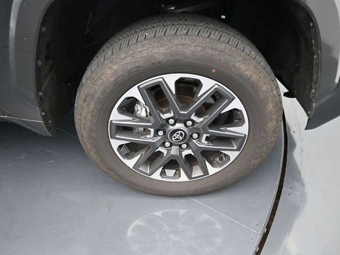 Used 2026 Toyota Tundra Limited AWD/4WD image 11