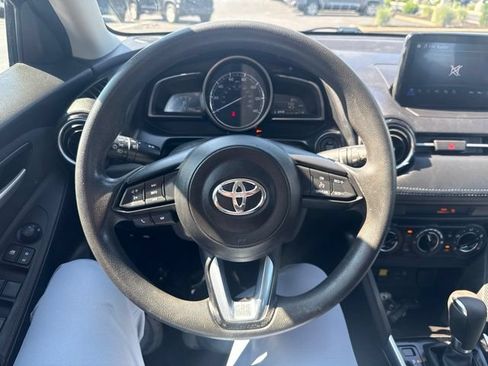 Used 2020 Toyota Yaris LE FWD image 15