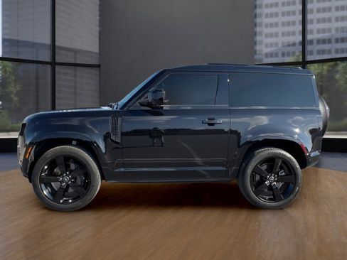 Used 2024 Land Rover Defender 90 X-Dynamic SE image 5