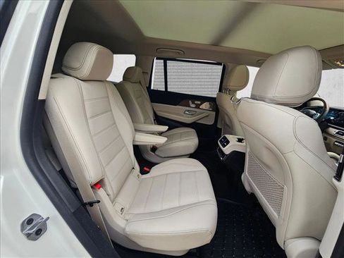 Used 2023 Mercedes-Benz GLS 450 4MATIC image 16