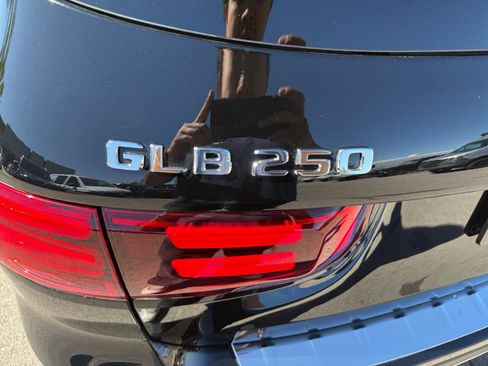 Used 2026 Mercedes-Benz GLB 250 4MATIC image 24