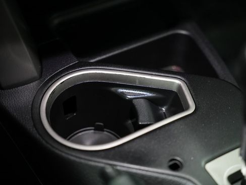 Used 2017 Toyota RAV4 XLE image 31