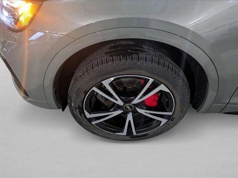 Certified 2025 Audi Q5 2.0T Premium Plus image 24