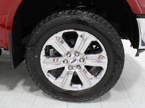 Used 2018 Ford F150 Lariat w/ Equipment Group 501A Mid AWD/4WD image 5