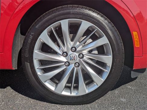 New 2025 Buick Envision Avenir image 9