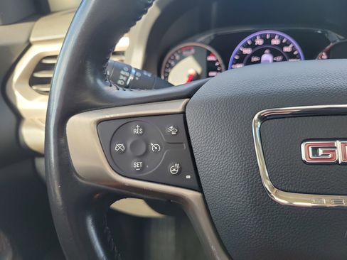 Used 2020 GMC Acadia Denali w/ Technology Package image 19