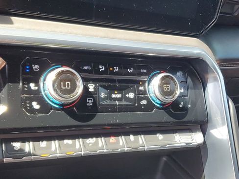 Used 2024 GMC Sierra 2500 Denali Ultimate AWD/4WD image 21