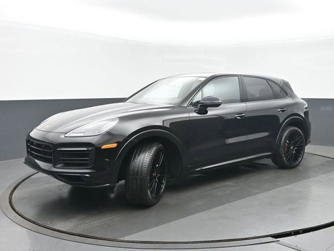 Used 2023 Porsche Cayenne GTS AWD/4WD image 7