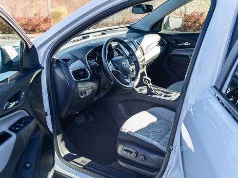 Used 2024 Chevrolet Equinox LT image 17