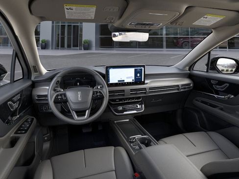 New 2026 Lincoln Corsair Premiere image 9