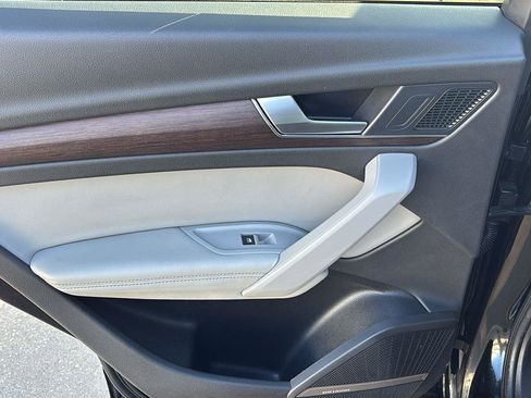 Used 2022 Audi Q5 2.0T Premium Plus image 16