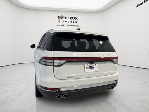 Used 2026 Lincoln Aviator Reserve AWD/4WD image 5