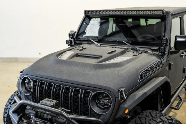 Used 2025 Jeep Gladiator Rubicon w/ Safety Group AWD/4WD image 28