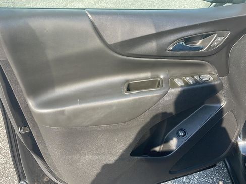 Used 2022 Chevrolet Equinox LT image 10