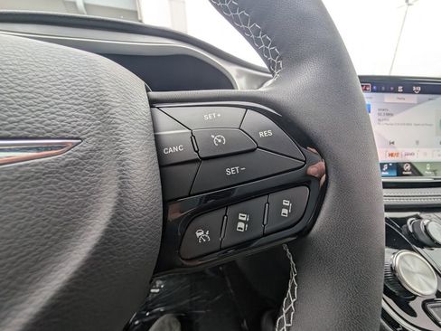 New 2026 Chrysler Pacifica Select w/ S Appearance Package image 21