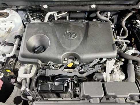 Used 2021 Toyota RAV4 LE image 27