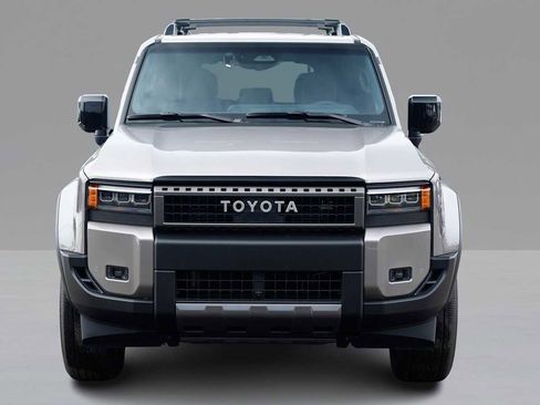 Used 2025 Toyota Land Cruiser image 2