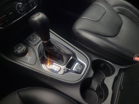 Used 2022 Jeep Cherokee Limited w/ Elite Package image 26