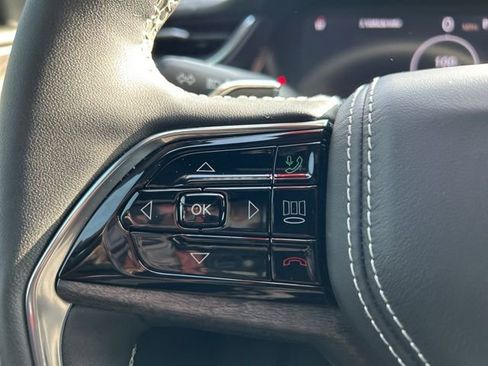 Used 2024 Jeep Grand Cherokee Overland image 21