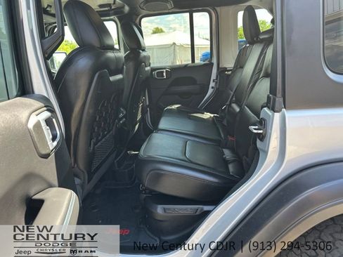 Used 2022 Jeep Wrangler Unlimited Rubicon 4xe w/ Cold Weather Group AWD/4WD image 7