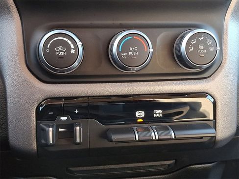 Used 2019 RAM 3500 Big Horn image 16