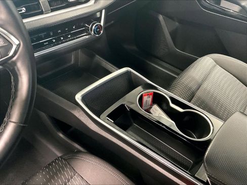 Used 2025 Chevrolet Equinox LT image 20