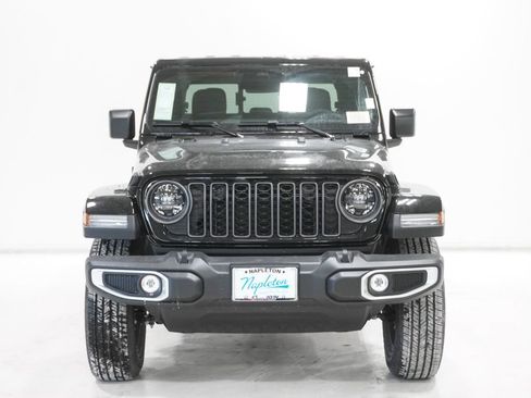 New 2026 Jeep Gladiator Sport image 3