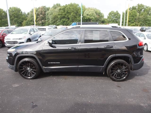 Used 2017 Jeep Cherokee Latitude w/ Safety/Convenience Group FWD image 3
