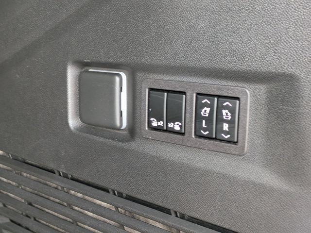 Used 2024 GMC Yukon Denali Ultimate AWD/4WD image 15