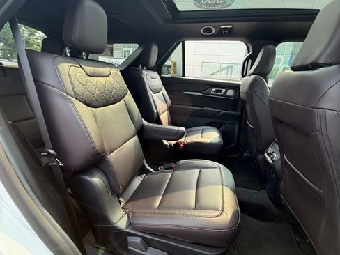 New 2026 Ford Explorer Platinum w/ LUX Leather Package AWD/4WD image 31