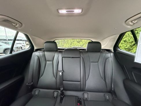 Used 2023 Buick Envision Essence FWD image 3