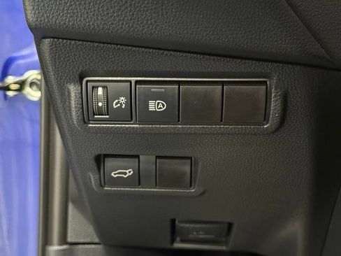 Used 2023 Toyota Corolla Cross XLE w/ Convenience Package AWD/4WD image 15