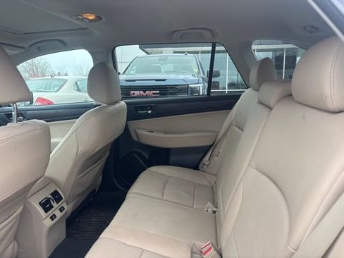 Used 2016 Subaru Outback 3.6R Limited image 8
