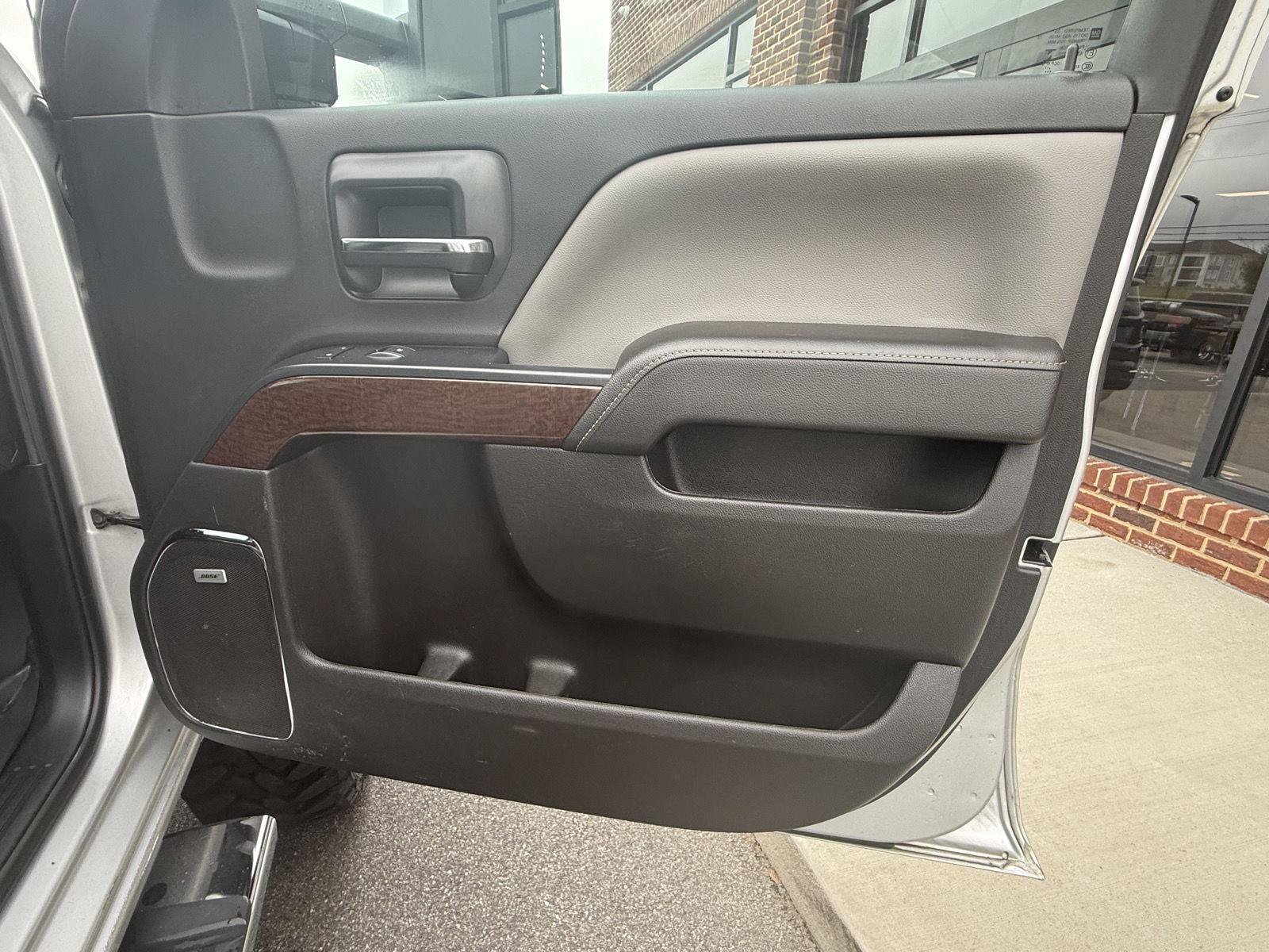 Used 2018 GMC Sierra 2500 SLT w/ Duramax Plus Package AWD/4WD image 22